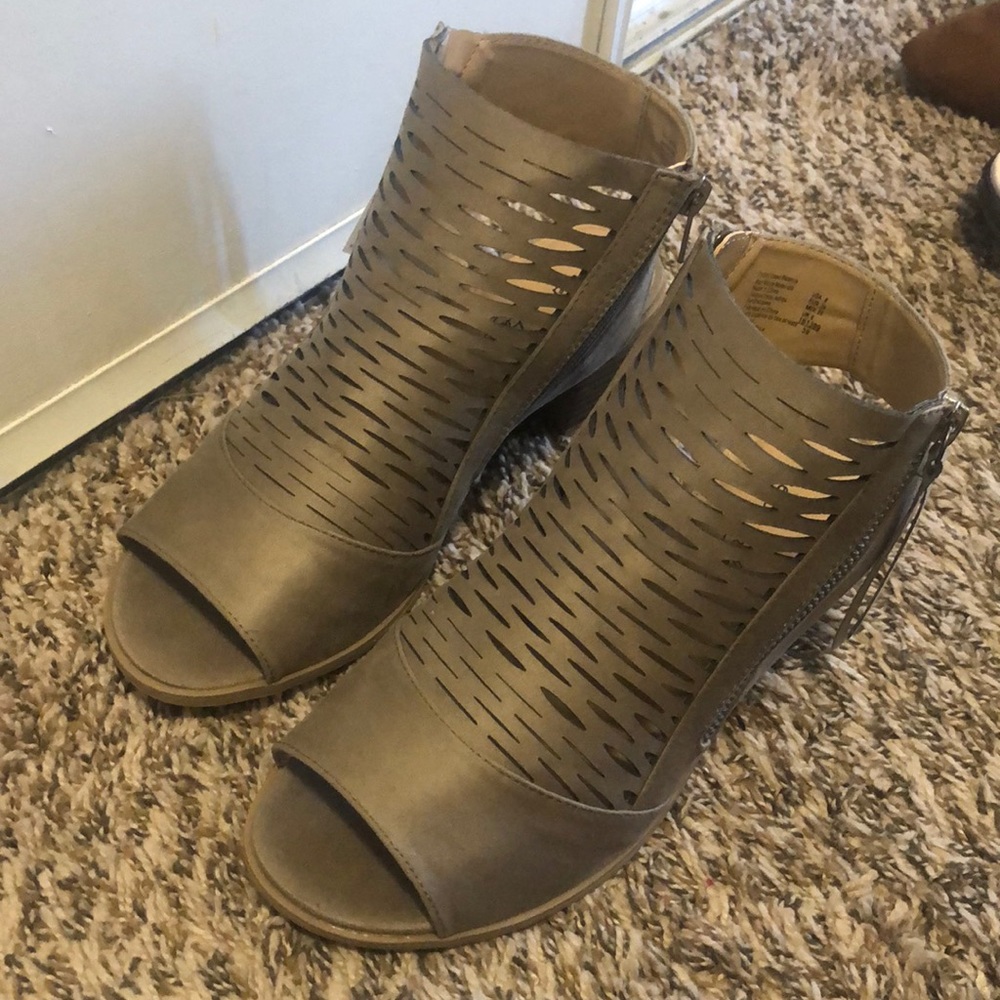 American eagle booties